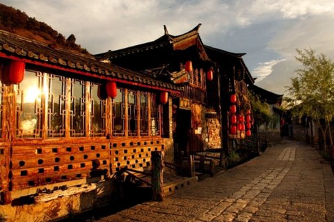 丽江束河偏爱客栈