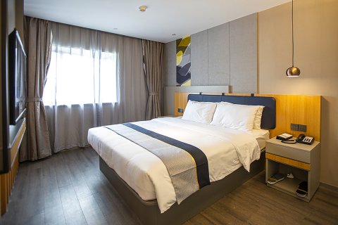 如家商旅酒店(黄山滨江路屯溪老街店)