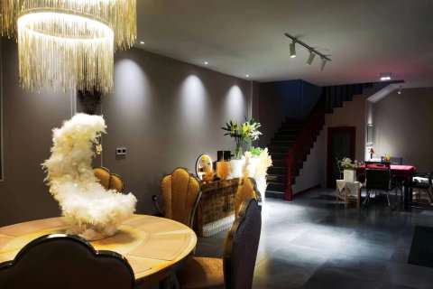 兰州橙子主题公寓(兰州中心省博物馆店)