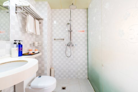 旅行者佳园酒店连锁(五一路地铁站店)