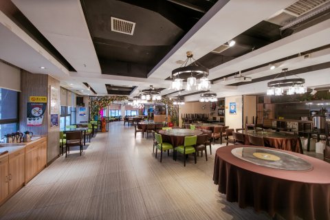 蓝海智能酒店(醴陵润鲨奥特莱斯店)