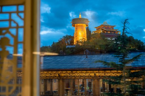 香格里拉鹿鸣湾酒店(独克宗古城店)