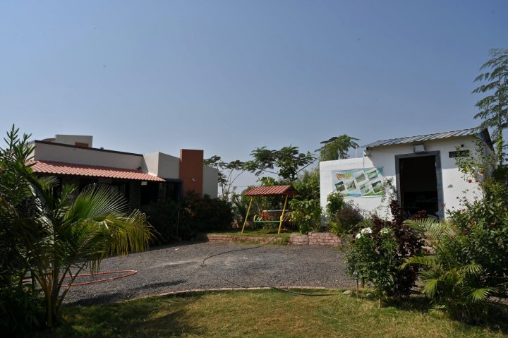 Apna Farm House