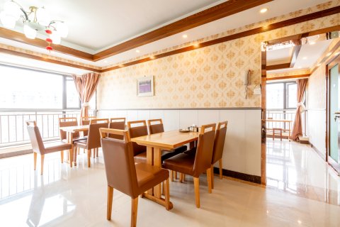 明凡居酒店(昆明金马碧鸡坊老街店)