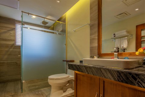 香格里拉巴拉格宗雪山悬崖神迹酒店