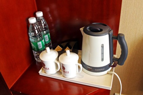 盛世金源宾馆(白城师范学院医学高等专科学校店)