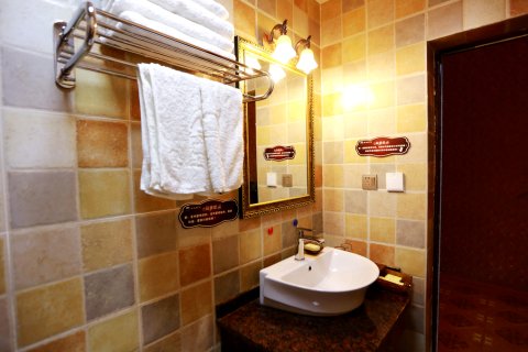 丹巴圣地映像文化主题客栈