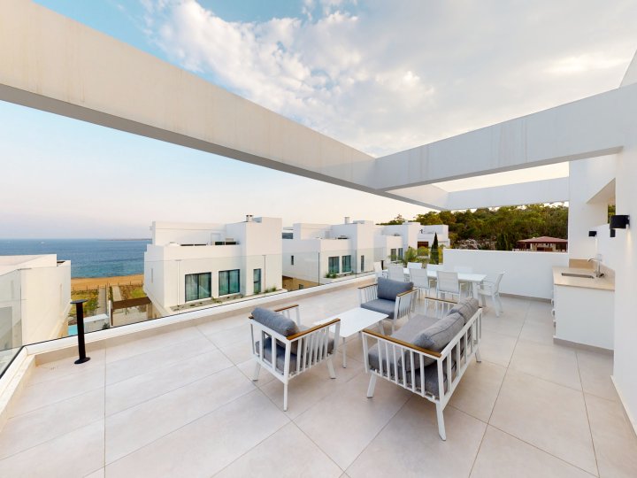 Sanders Konnos Bay Erato - Beautiful 4-Bdr. Villa with Side Sea View