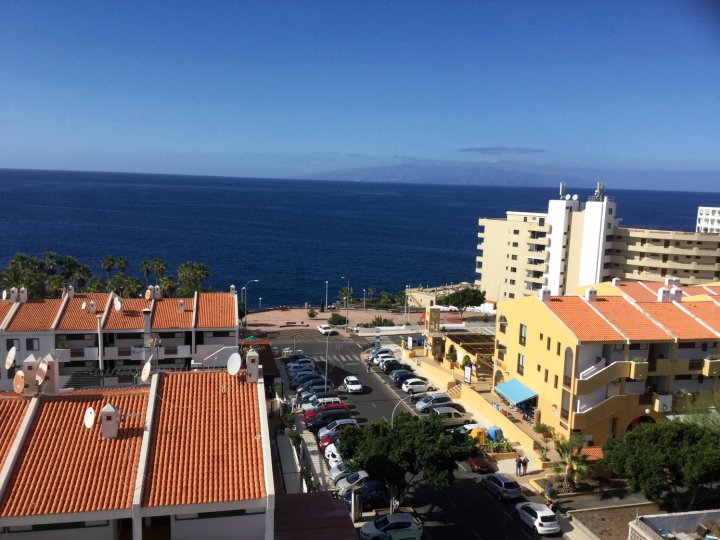 Sunny apartment in Tenerife South max 4 pers