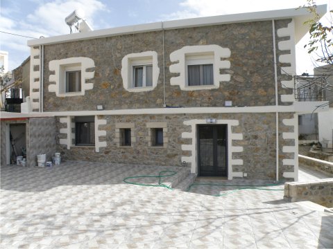 "卡利沃斯传统房屋"("tratidional House in Kalivos")