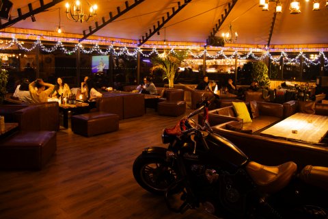 乌兰星宿草原星空客栈(茶卡店)