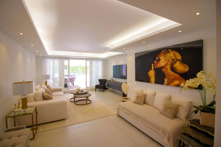 New - Luxury Apartment 1st line beach Puerto Banus