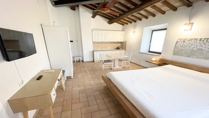 Spello by the Pool - Sleeps 11, Italy - Large Private Pool - Aircon - Wifi