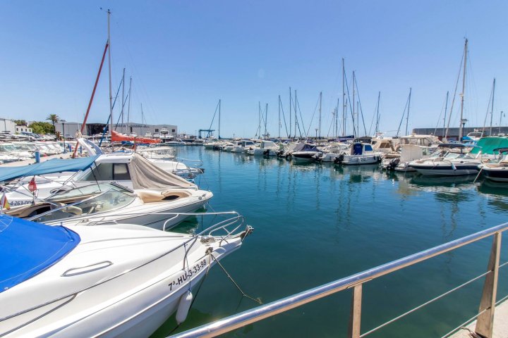 Magnificent Flat in the Fishing Port of Marbella.