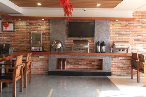 派酒店(新昌七星街道店)