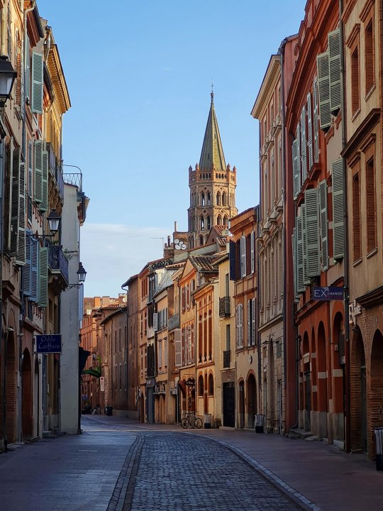 Toulouse Centre Large Apartment With Parking