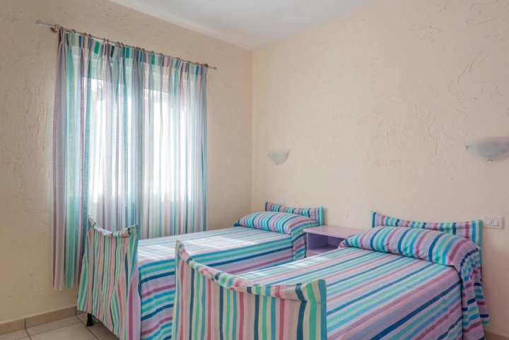 Fantastico Baia de Bahas Residence (Sea View) Two Bedroom Sleeps Six Num0894