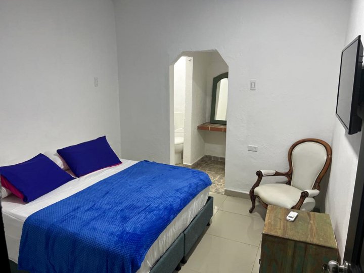 Tr-A1D Hostel Room Near Castillo San Felipe with Pool and Wifi