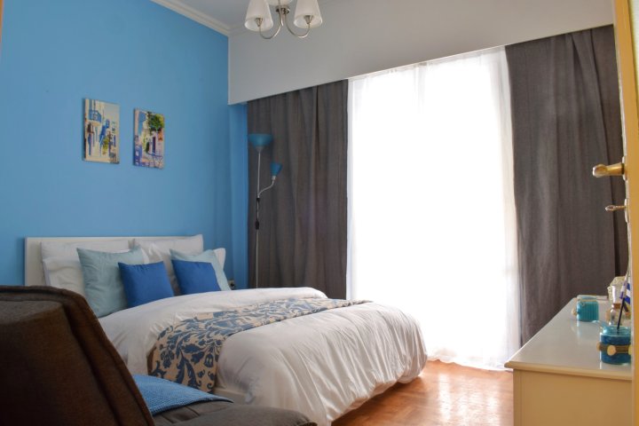 Double Room with Extra Bed - Athens Greek Blue Rooms