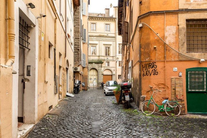 Rome Right in the Ancient Historical Center Two Bedrooms Two Bath, up to 6 Pax