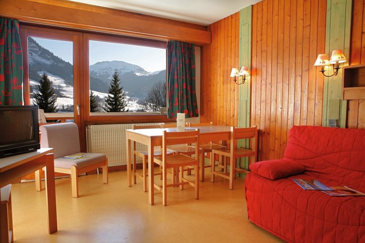 Exhilarating Les Chalets Du Prariand Studio sleeps 2