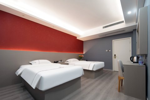 广场宾馆(成都双流国际机场双流广场地铁站店)