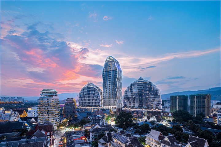 西双版纳景洪六国江居酒店(告庄西双景星光夜市店)