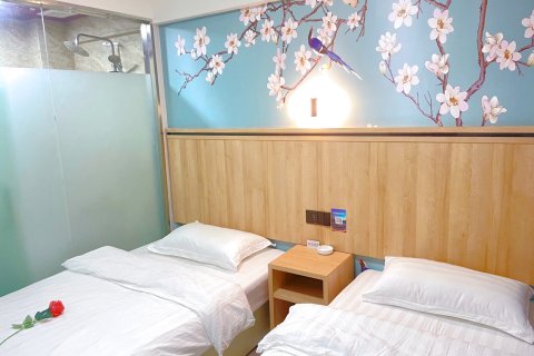 布尔津隆成快捷酒店