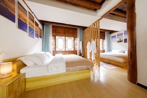 波廊古阁精品民宿(香格里拉独克宗古城月光广场店)