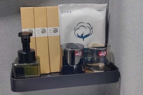 华逸轻宿酒店( 郑州记忆油化厂创意园店)