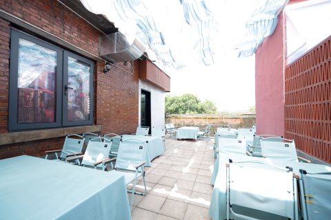 华逸轻宿酒店( 郑州记忆油化厂创意园店)