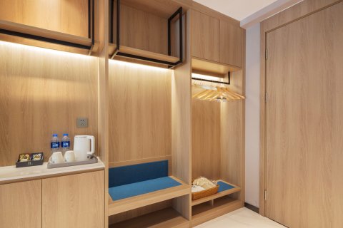 H酒店(临潼华清池地铁站店)