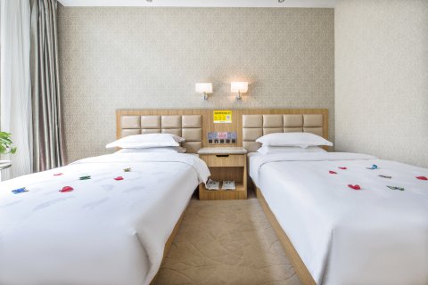 懿荣云酒店(中卫鼓楼向阳步行街店)