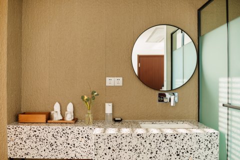 大理双廊半月拖蓝水景雅院