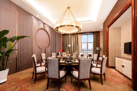 襄阳富力皇冠假日酒店(诸葛亮广场万达广场店)