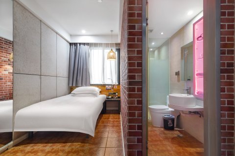 途客环球酒店(平阳鳌江明珠广场店)