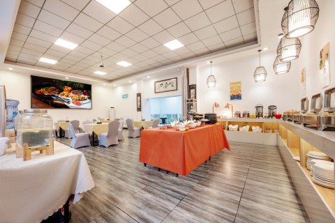 成都蓉城饭店(春熙路天府广场地铁站店)