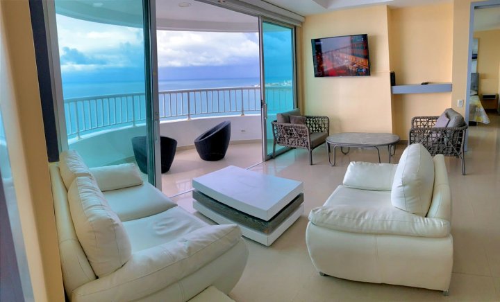 Apartment of 2 Bedrooms with Balcony Facing the Sea