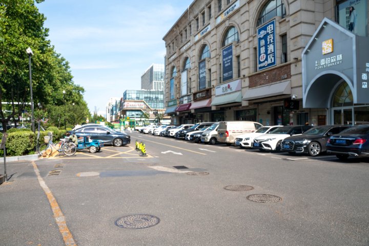 汀兰影院电影公寓(城阳鲁邦风情街店)