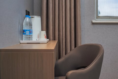 半岛酒店(千阳客运站店)