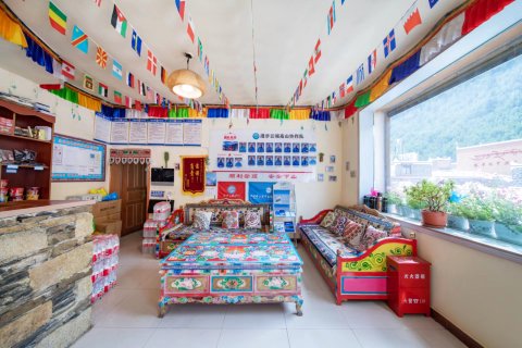 米一客栈(四姑娘山店)