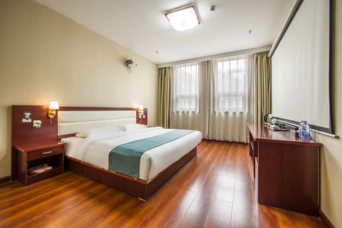 辰光商务酒店(邢台学院万达广场店)