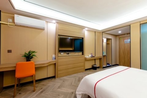 灵湖臻品酒店(临海水云南路店)