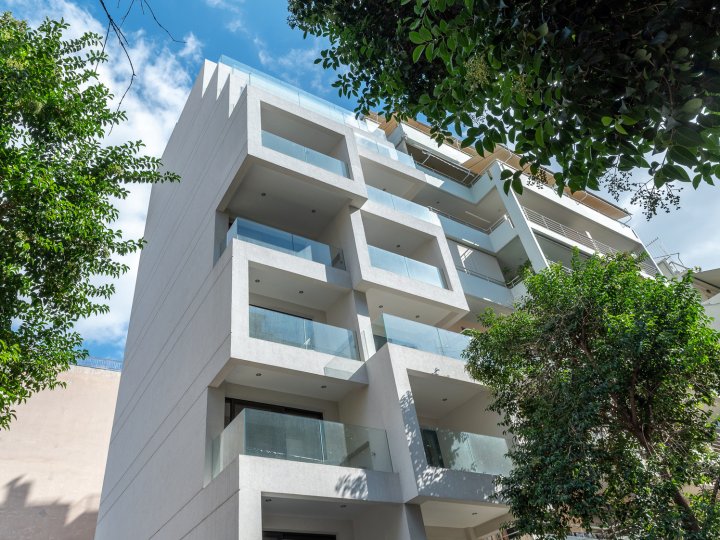 Modern Vacation Studio with Balcony in Downtown Athens All Yours