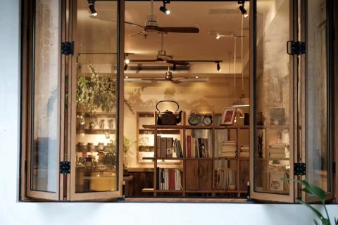 榕忆河畔小住(阳朔兴坪古镇20元人民币背景店)