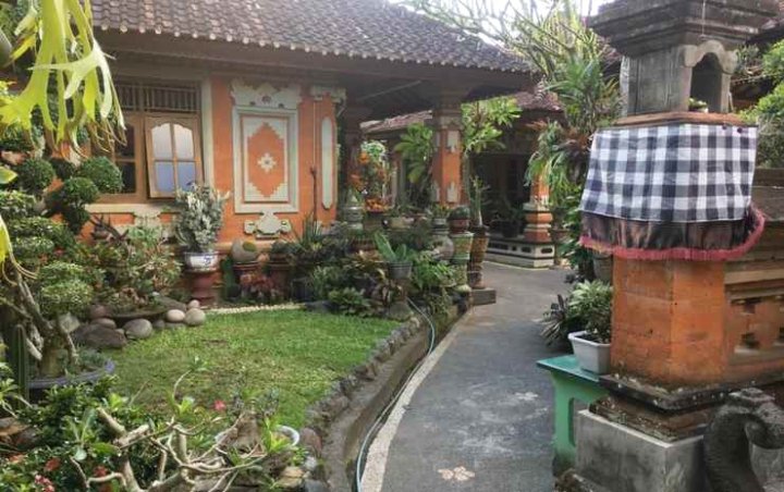 Nikma Sari House