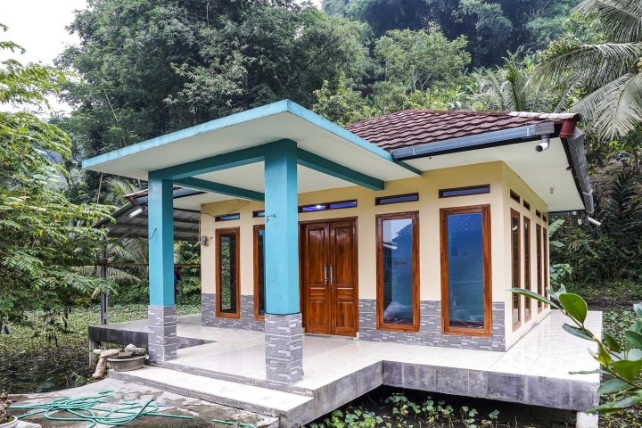 之家90916生态旅游地质公园拉贾曼达拉伊斯兰家庭旅馆(OYO Homes 90916 Eco Tourism Geopark Rajamandala Homestay Syariah)