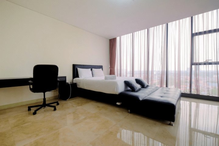 Relaxing 1BR Apartment at L'Avenue Pancoran By Travelio