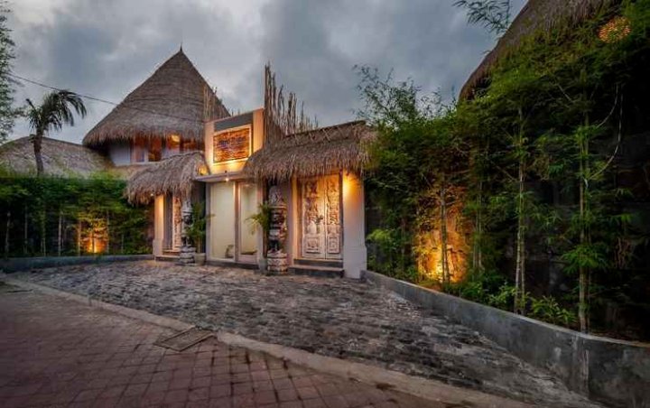 3BRLuxury Villas Merci度假村Seminyak 2(3Brluxury Villas Merci Resort Seminyak 2)