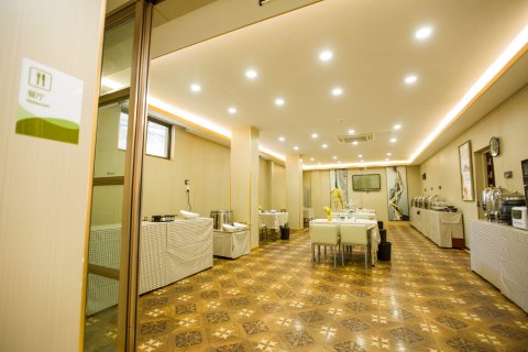 如家派柏·云酒店(界首人民路店)